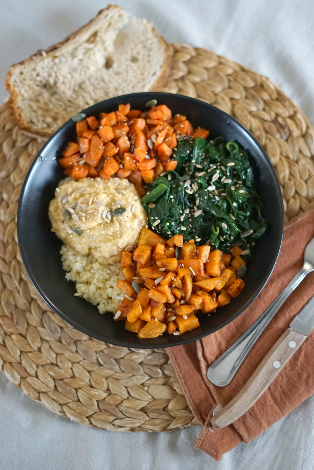 Bouddha Bowl légumes et houmous Bouddha Bowl légumes et houmous