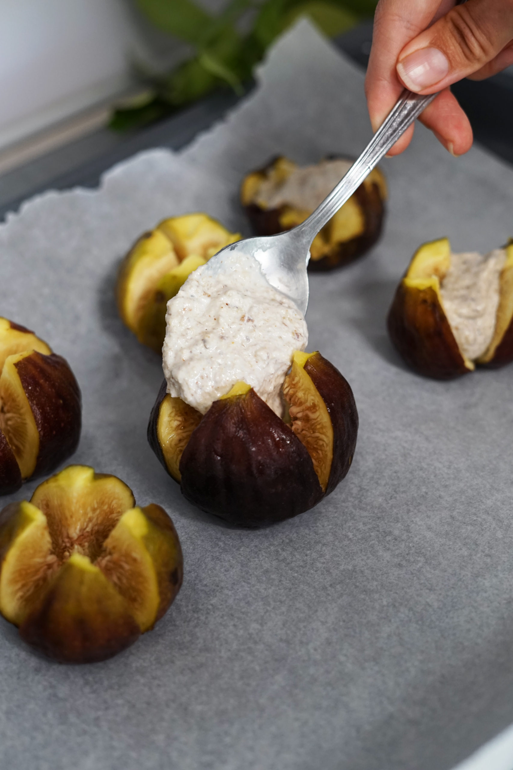 Figues farcies, chèvre et noix