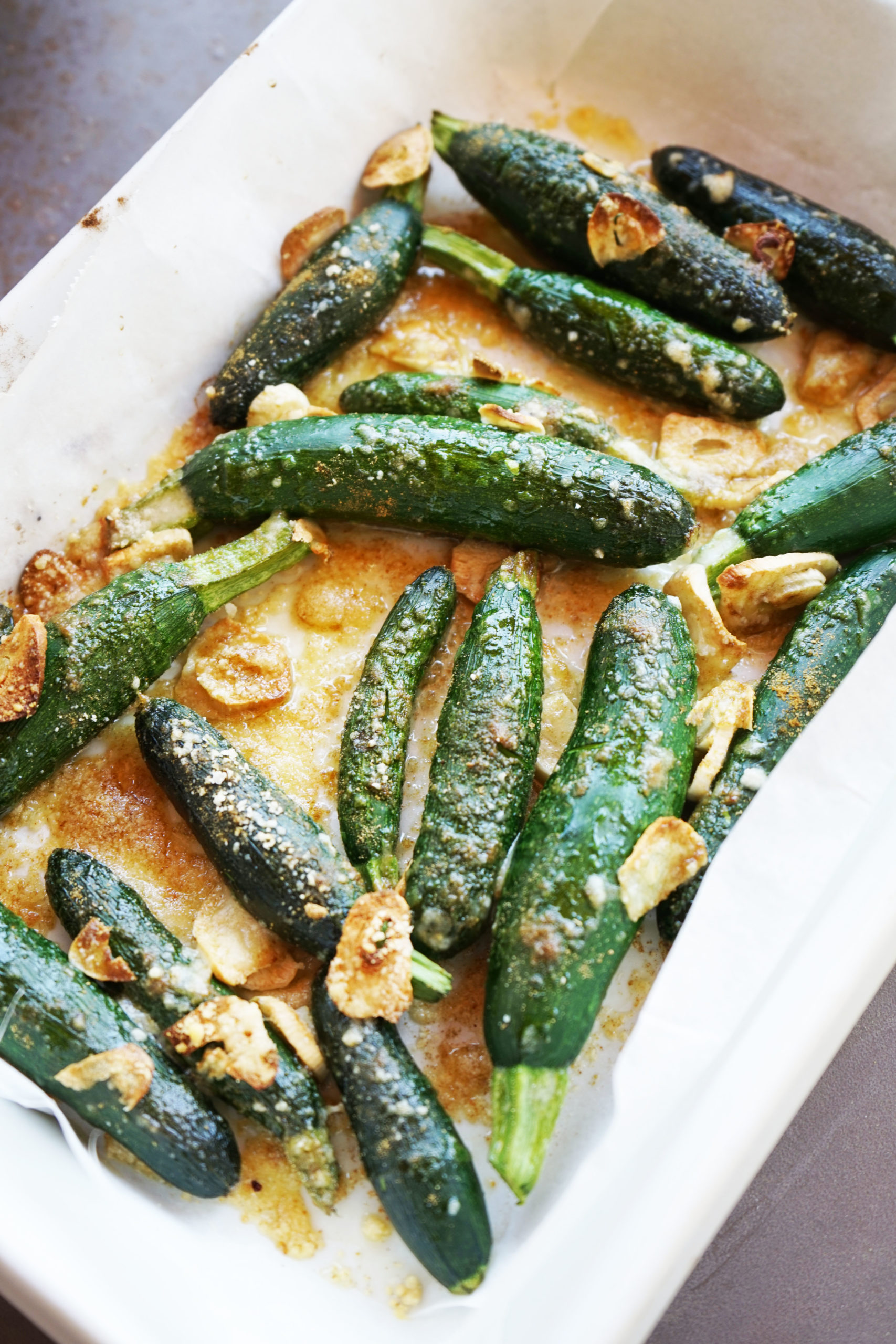 Mini Courgettes rôties à l'ail et au parmesan