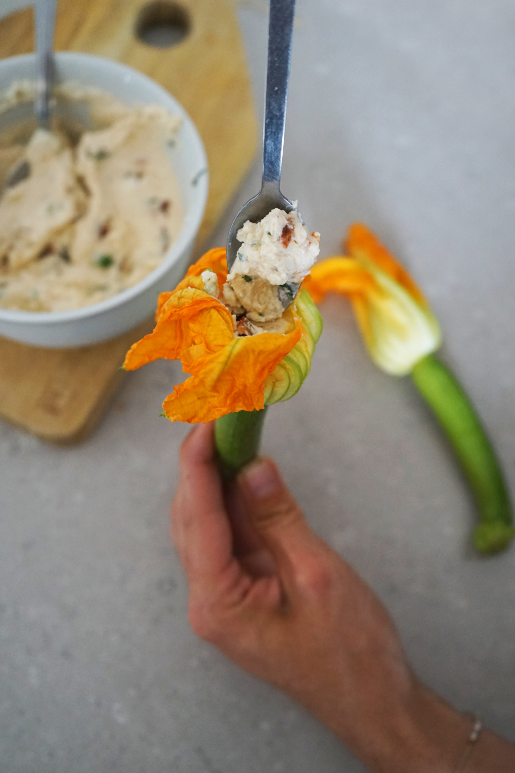 Courgettes fleurs farcis au basilic et citron